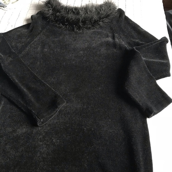 Sweater - Picture 1 of 5